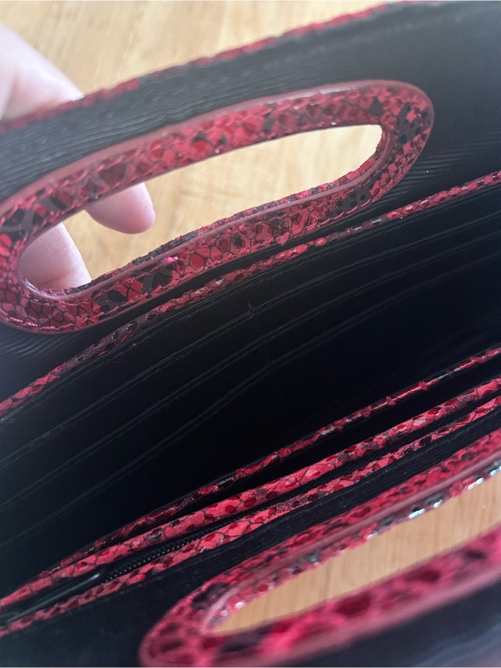 Hobo Red Snake-Print Women's Clutch Bag - Picture 5 of 5